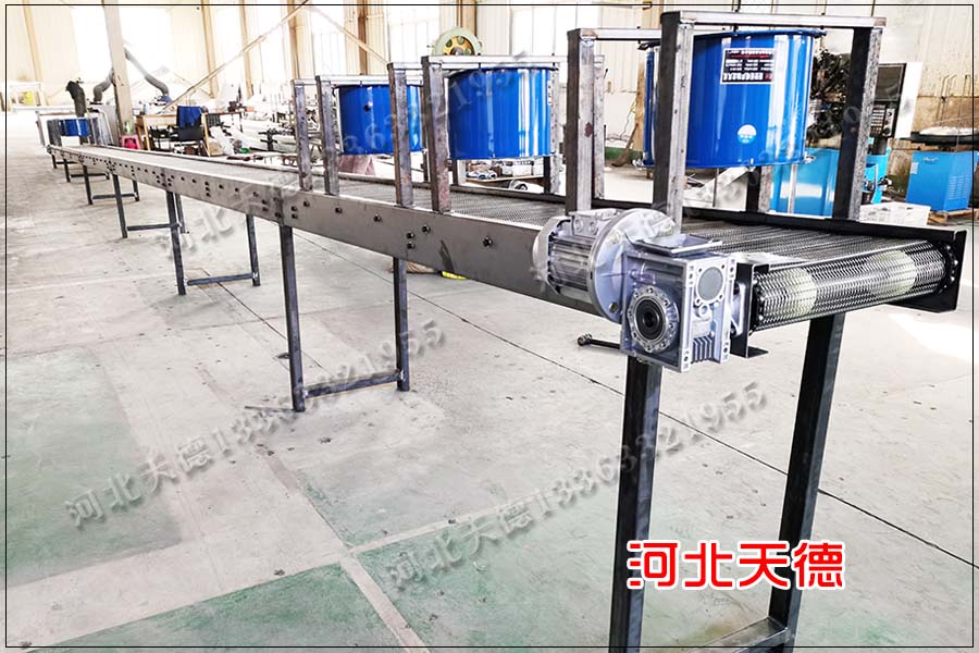 網(wǎng)帶輸送機