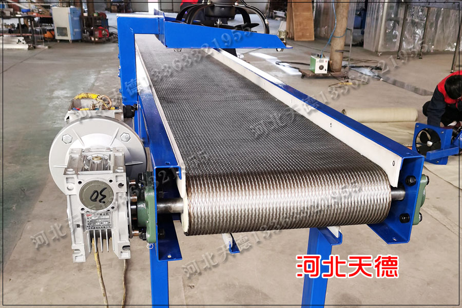 網(wǎng)帶輸送機(jī)