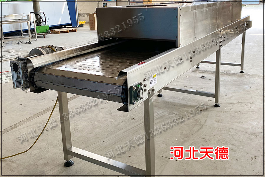 鏈板輸送機(jī)