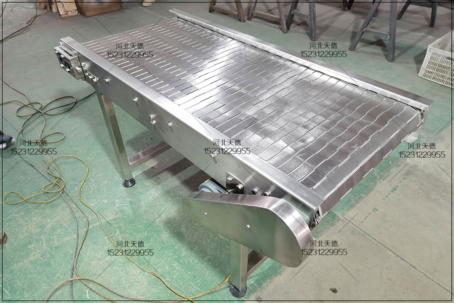 不銹鋼鏈板輸送機(jī)
