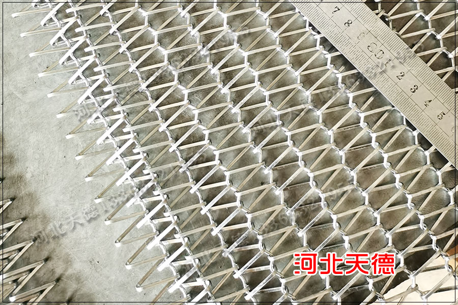 雙旋網(wǎng)不銹鋼輸送帶